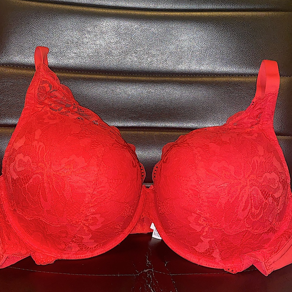 RED 46DD BRA
